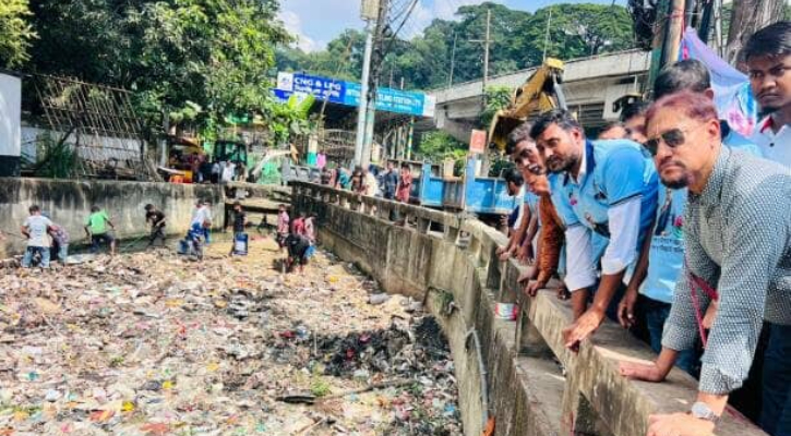 খালের জায়গা দখল, এমনকি খালের মাঝেই ভবন হয়েছে: মেয়র শাহাদাত